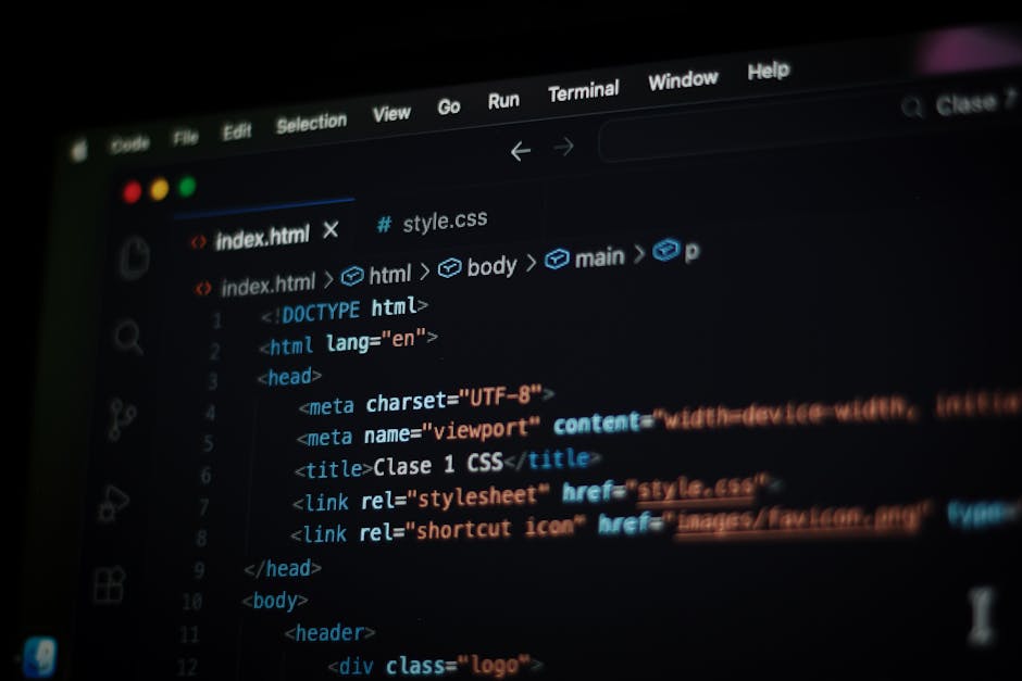 HTML là gì, viết tắt của HyperText Markup Language, định nghĩa các thành phần trên trang web 2026